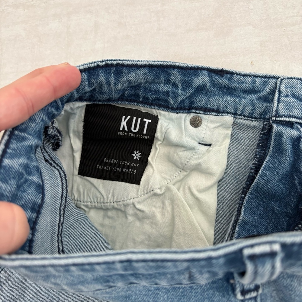 Kut from the Cloth Jane Long Denim Short, High Rise, Size 8 - Picture 6 of 7